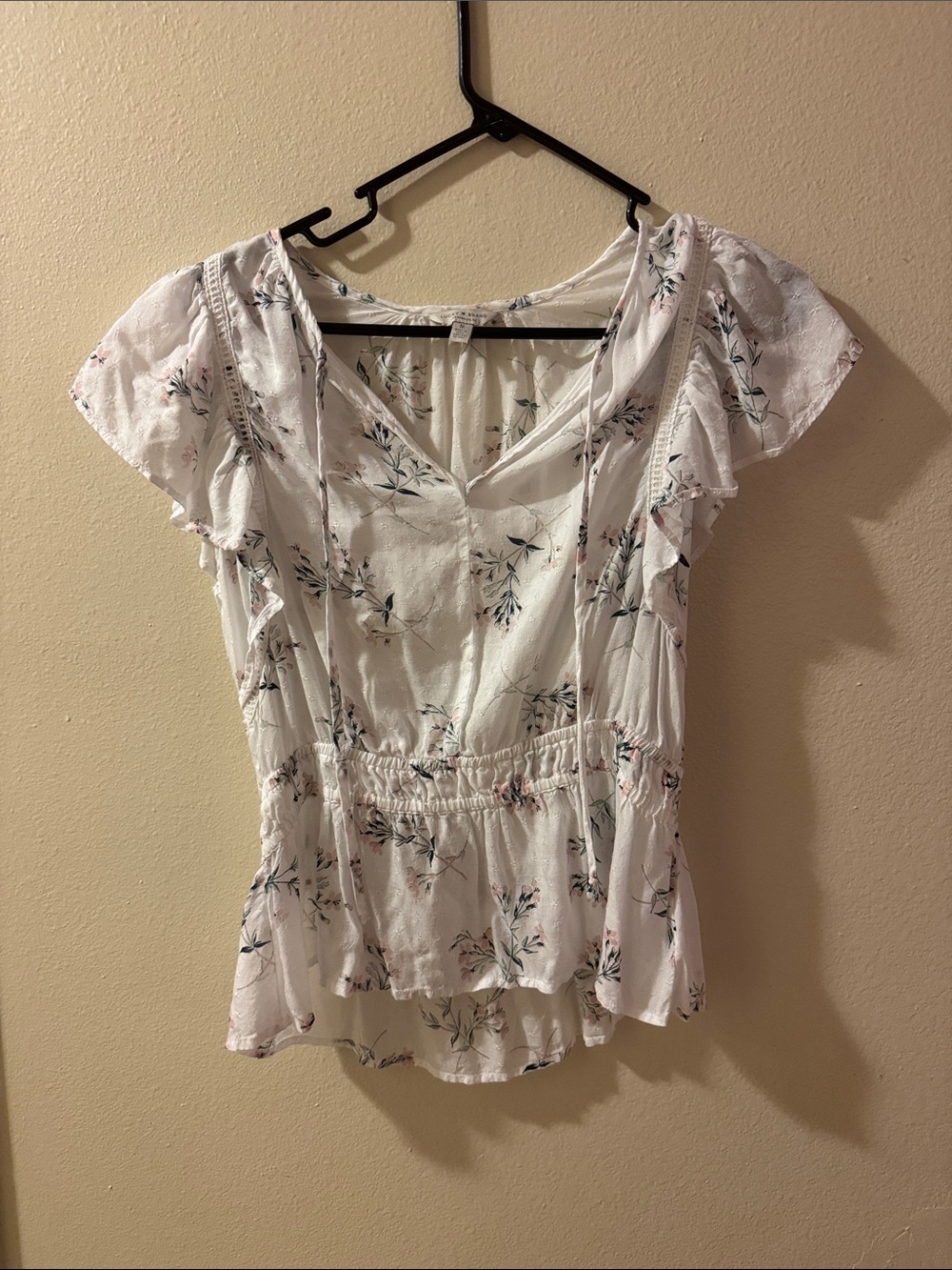 Lucky Brand White Floral V-Neck Peplum Blouse with Ruffle Sleeves